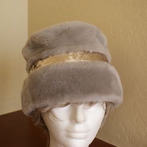 UGG IN/OUT HAT WITH SEQUINS